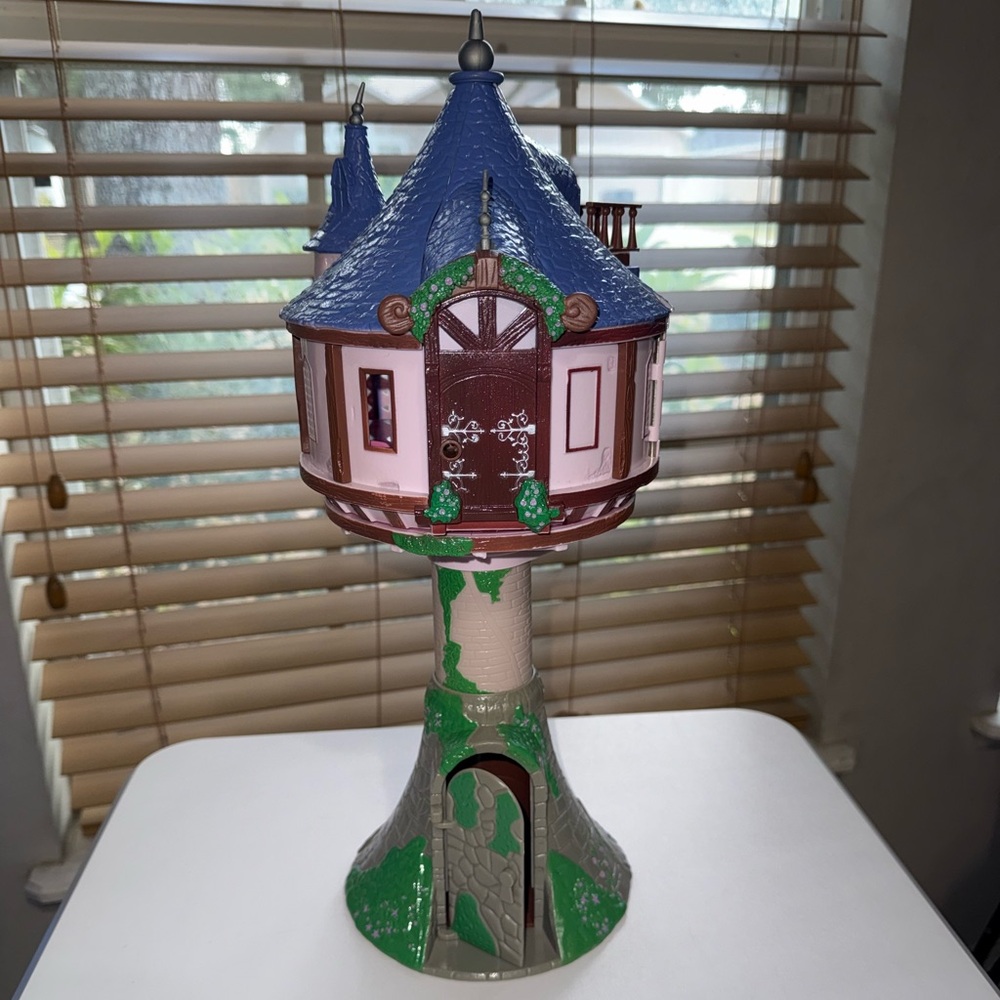 Disney Rapunzel Tangled Tower Playset Large Castle Tower